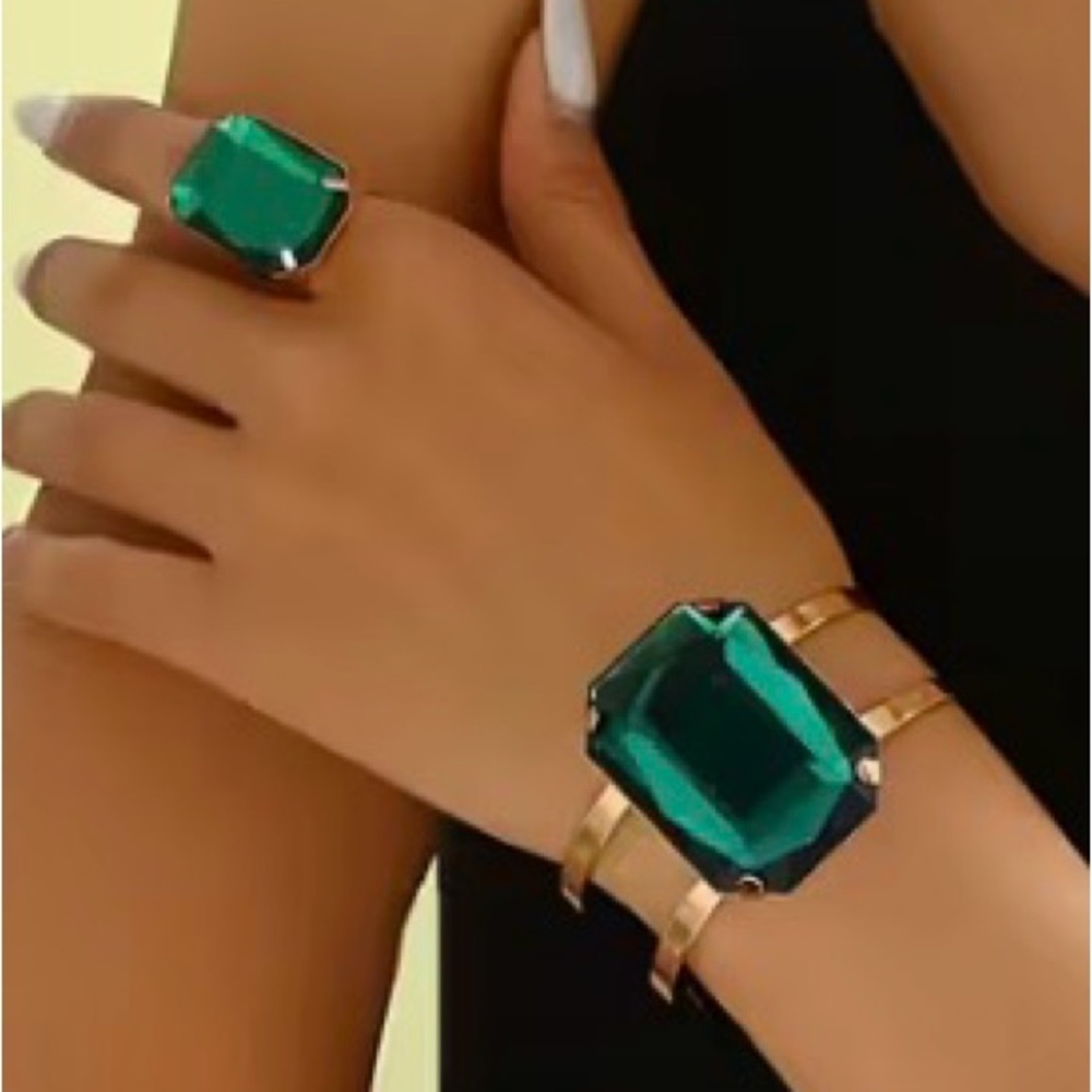 Emerald Green Gemstone Bracelet and Ring Set